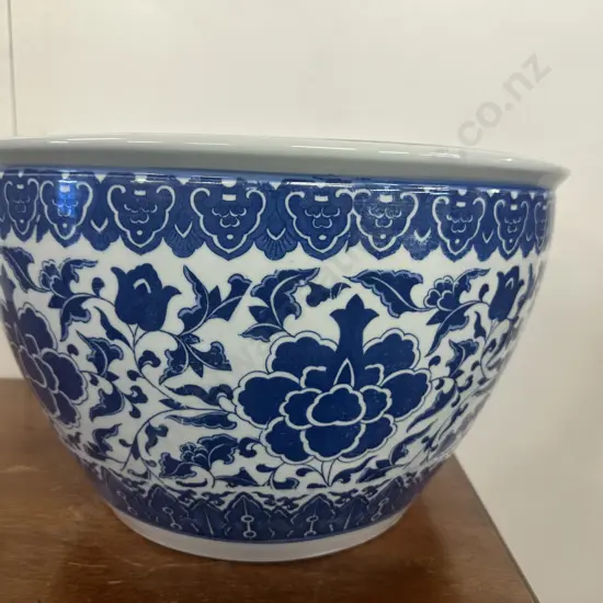 Vintage Chinese Round Porcelain Planter. 26 x 41cm