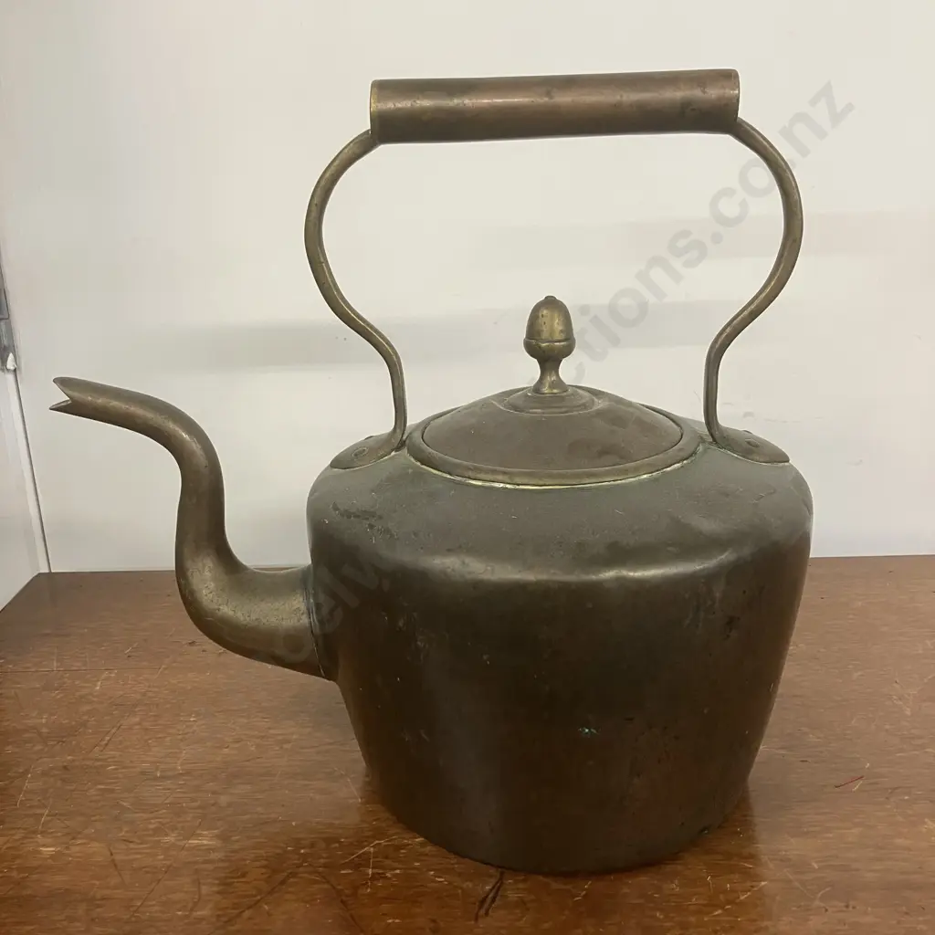 Antique Victorian Copper Kettle with Brass Finial and Gooseneck Spout. 32 x 34cm Image 1++