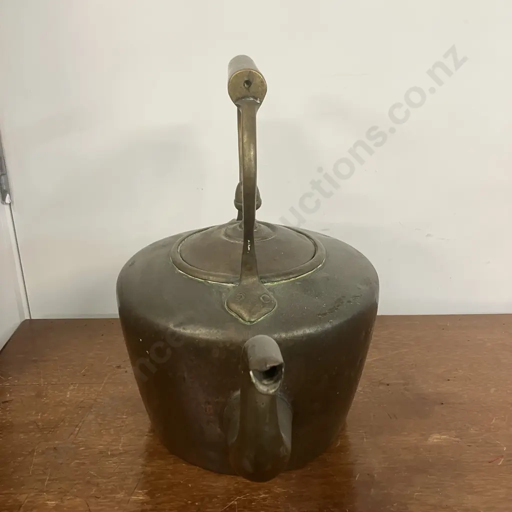 Antique Victorian Copper Kettle with Brass Finial and Gooseneck Spout. 32 x 34cm Image 1++