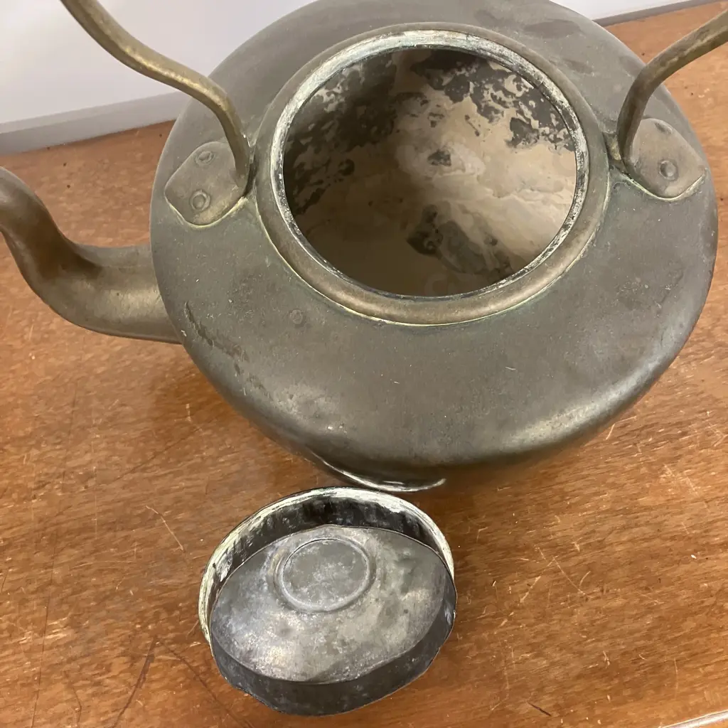 Antique Victorian Copper Kettle with Brass Finial and Gooseneck Spout. 32 x 34cm Image 1++
