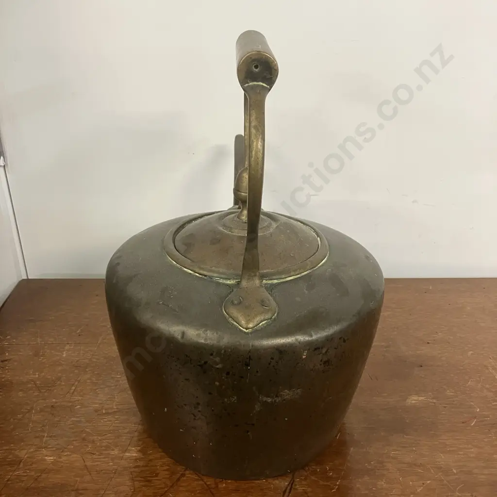 Antique Victorian Copper Kettle with Brass Finial and Gooseneck Spout. 32 x 34cm Image 1++