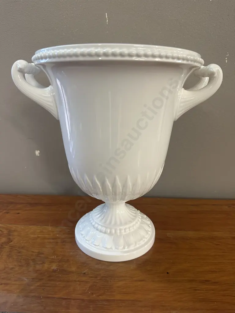 English Royal Worcester White Double Handled Urn #2157 H23,Dia28cm. Image 1++