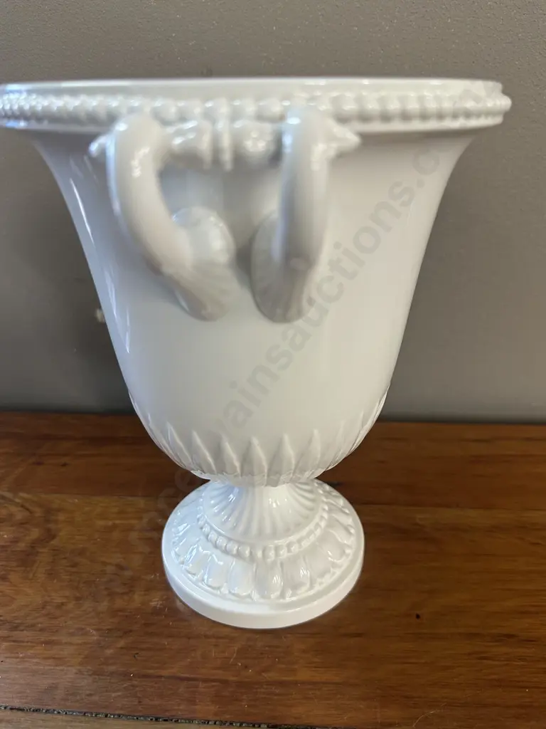 English Royal Worcester White Double Handled Urn #2157 H23,Dia28cm. Image 1++