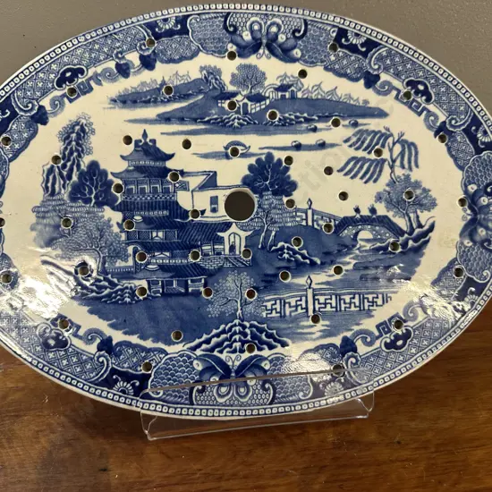 Antique Blue & White Ceramic Willow Meat Drainer H23.5,W33cm.