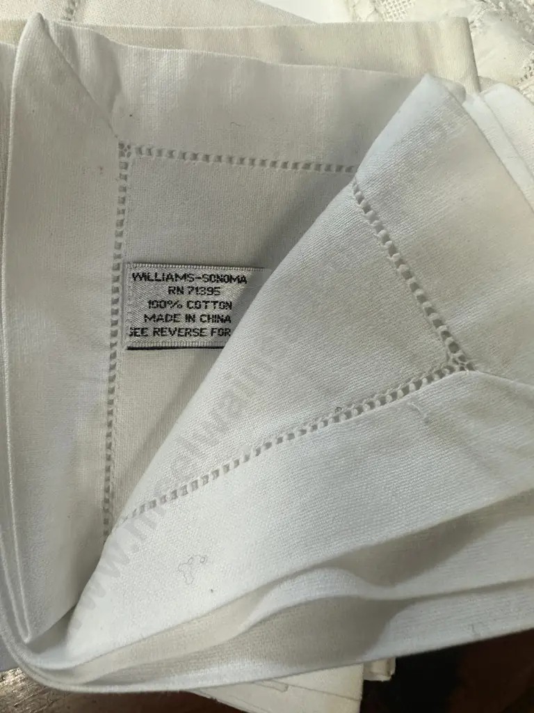 Selection of White Vintage Linen Items Including William - Sonoma Napkins, Pillow Cases Etc Image 1++