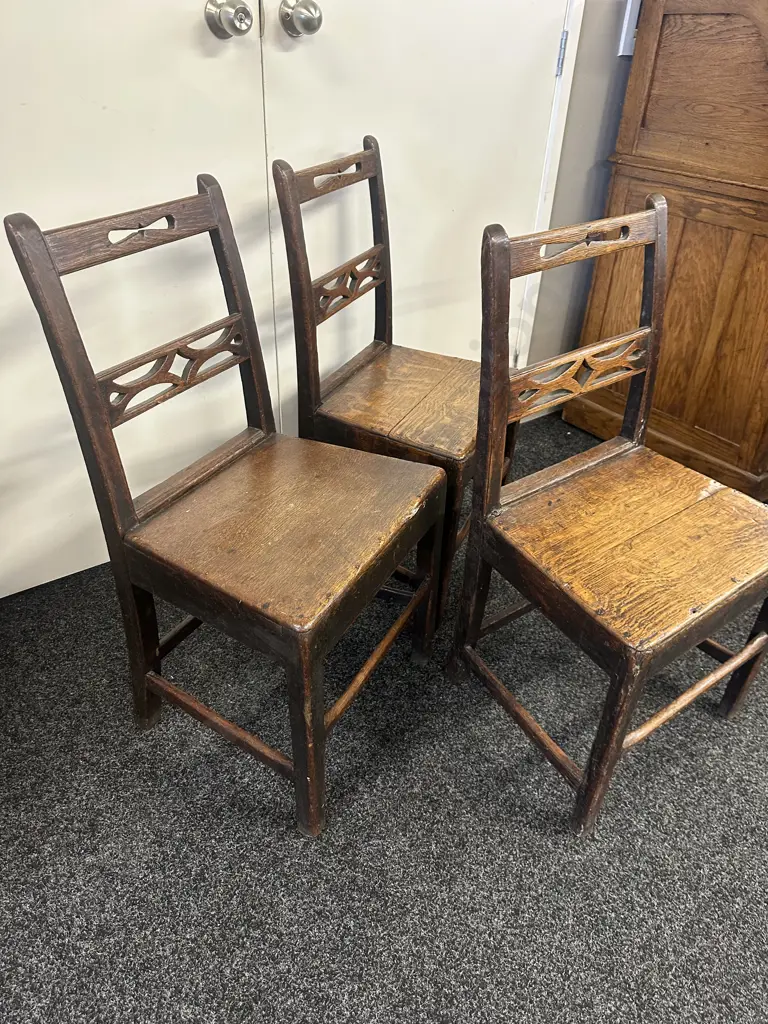 Antique Georgian Oak Set Of Three Dining Chairs  Image 1++