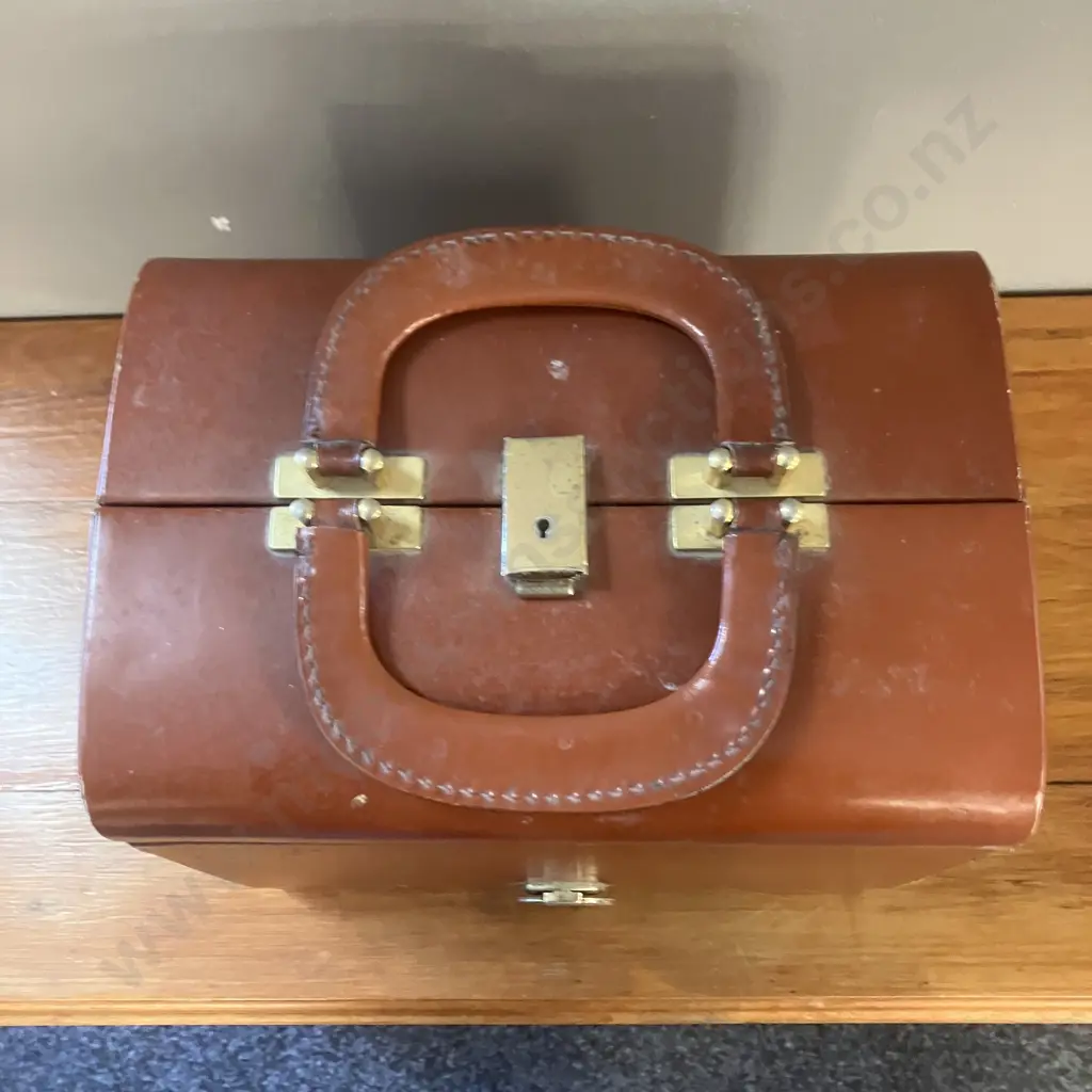 Le Tanneur Vintage French Brown Leather Vanity Case Circa 1960's. With Keys. H31 W25 D19.5cm Image 1++