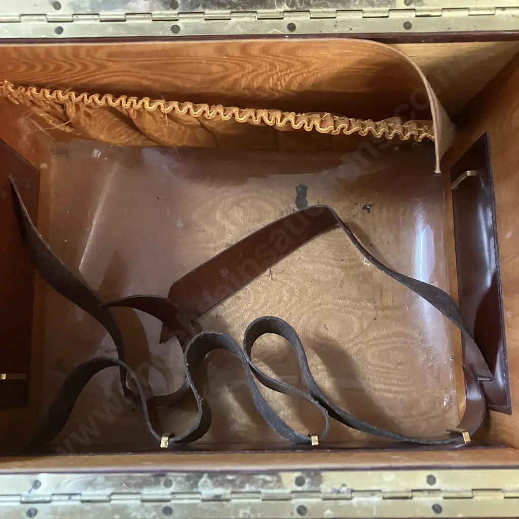 Le Tanneur Vintage French Brown Leather Vanity Case Circa 1960's. With Keys. H31 W25 D19.5cm Image 1++