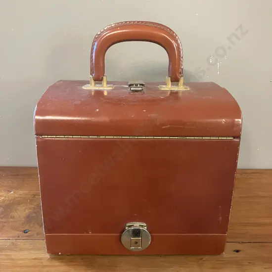 Le Tanneur Vintage French Brown Leather Vanity Case Circa 1960's. With Keys. H31 W25 D19.5cm