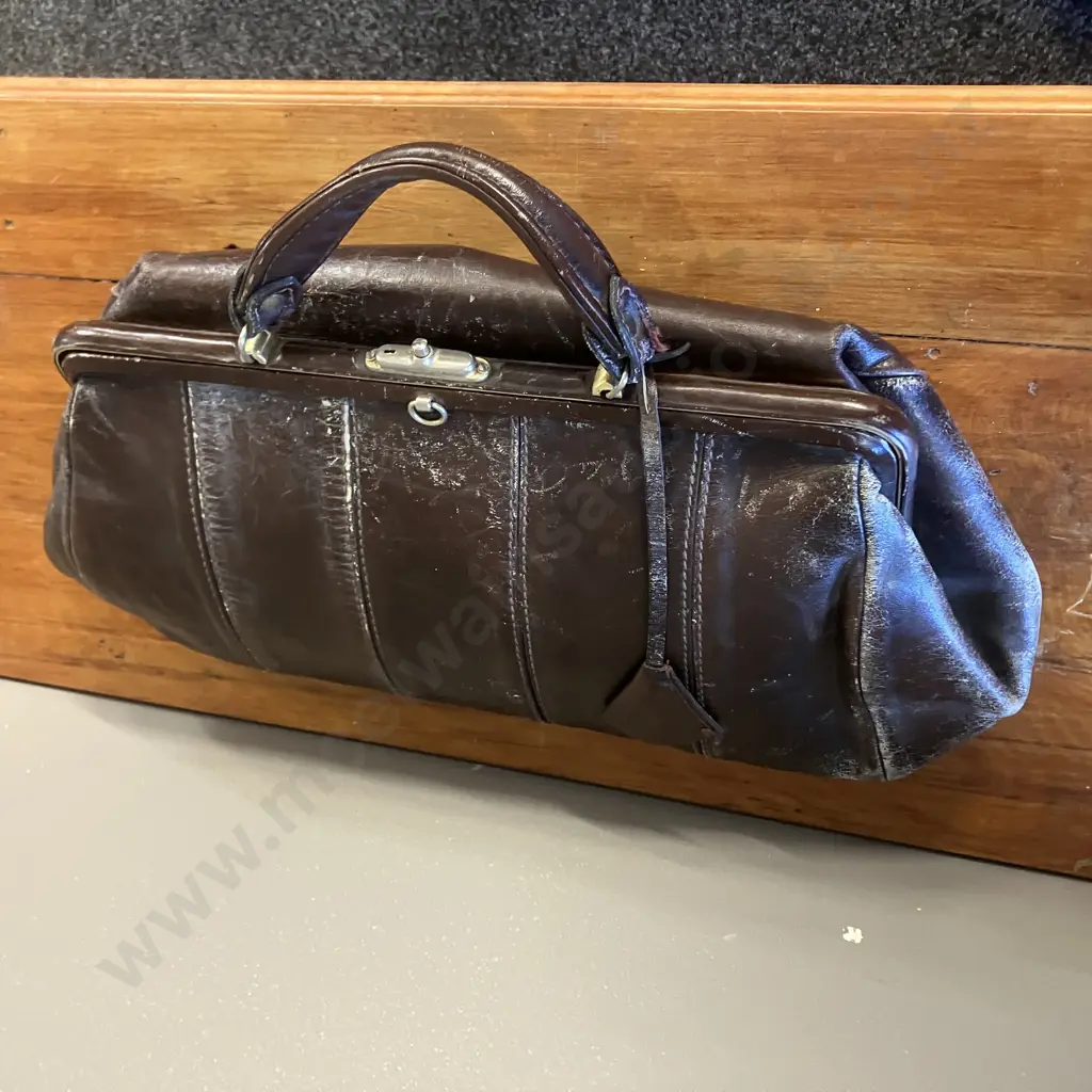 Vintage French P-P-Fougy Genuine Brown Leather Compact Briefcase Doctors Bag With Key Image 1++