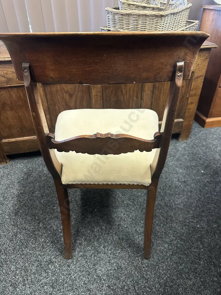 Vintage Carved Curved Back Dining Chair Cream Upholstered Seat Image 1++