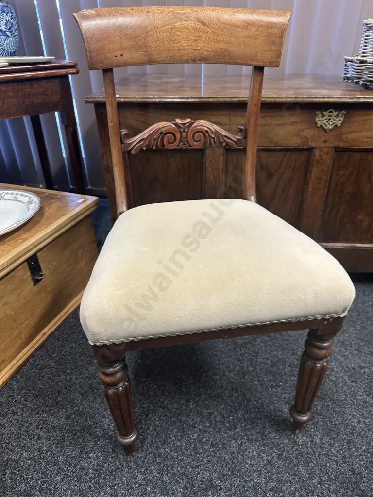 Vintage Carved Curved Back Dining Chair Cream Upholstered Seat Image 1++