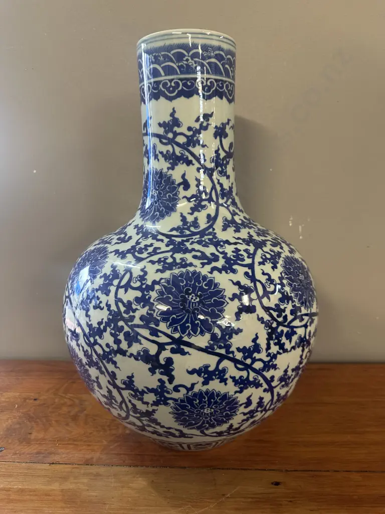 Large Chinese Blue & White Porcelain Vase H46cm. Image 1++