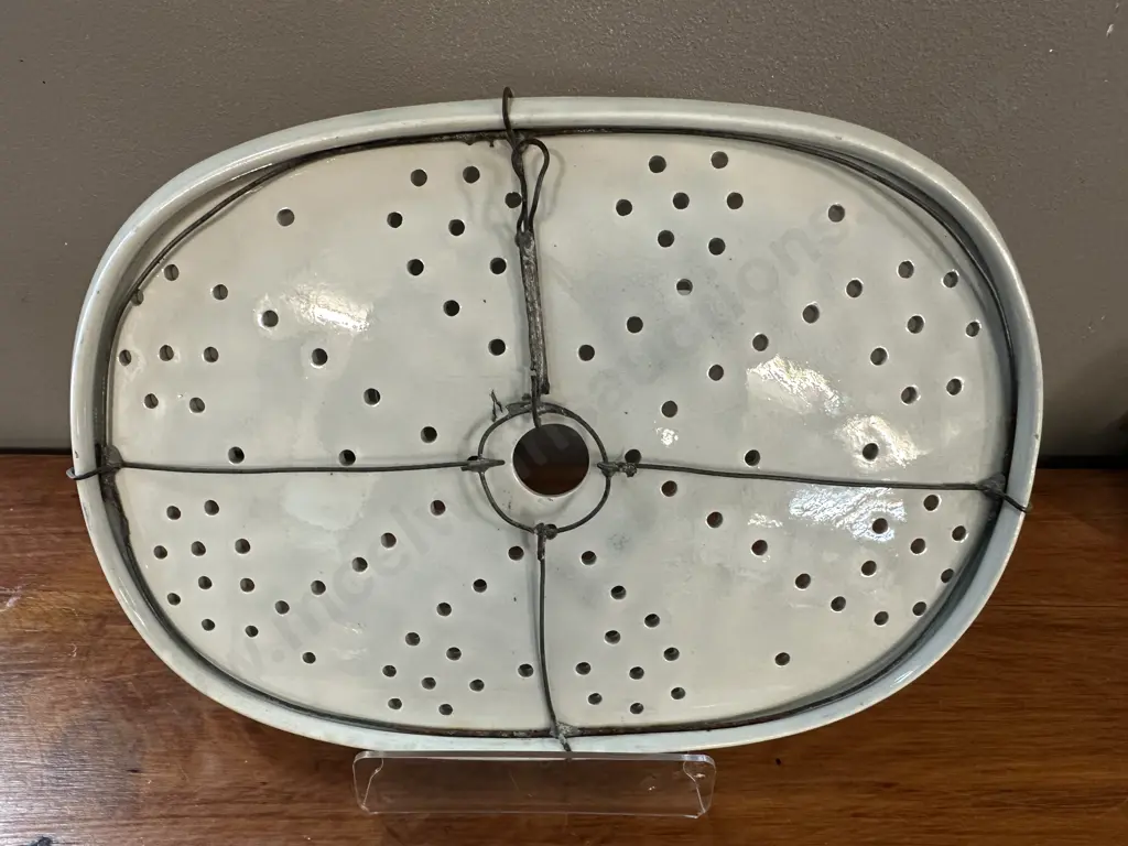 Antique Blue & White Meat Drainer Country Themed H14,W34cm. Image 1++