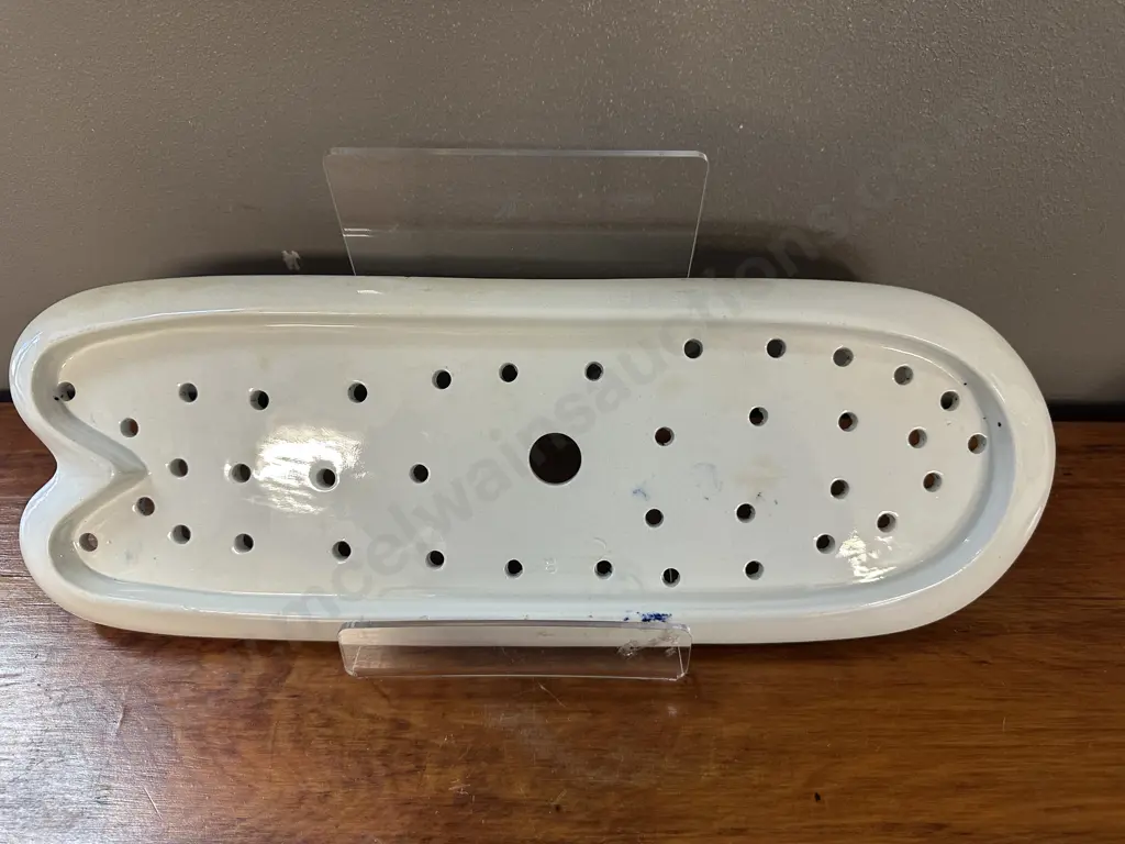 Vintage Blue & White Ceramic Meat Drainer H14, W39cm. Image 1++