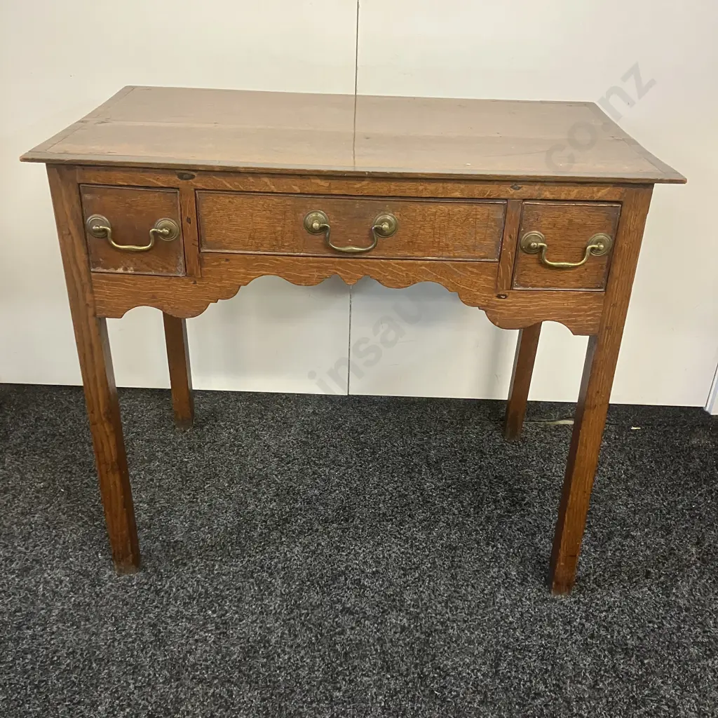 Antique Georgian Oak Lowboy. H70 W82 D46.5cm (As Found) Image 1++