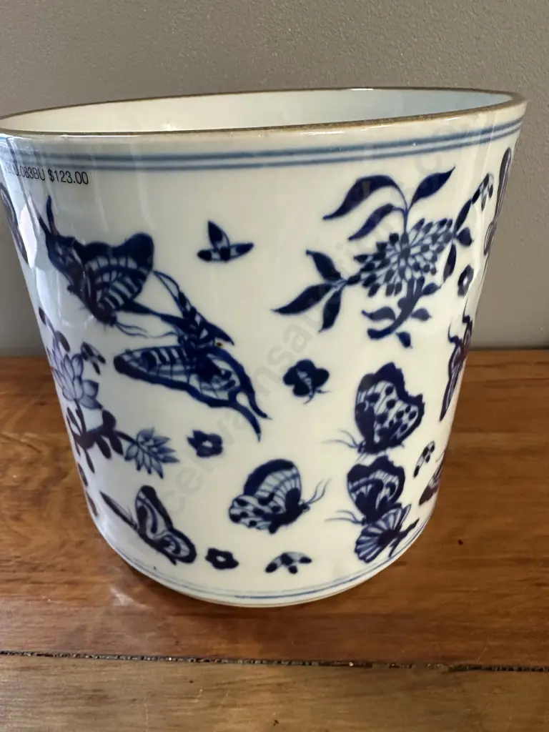 Blue & White Jardiniere In The Style Of Chinese 19c Blue de Hue Bitong Butterflies & Flowers H18,Dia19cm. Image 1++