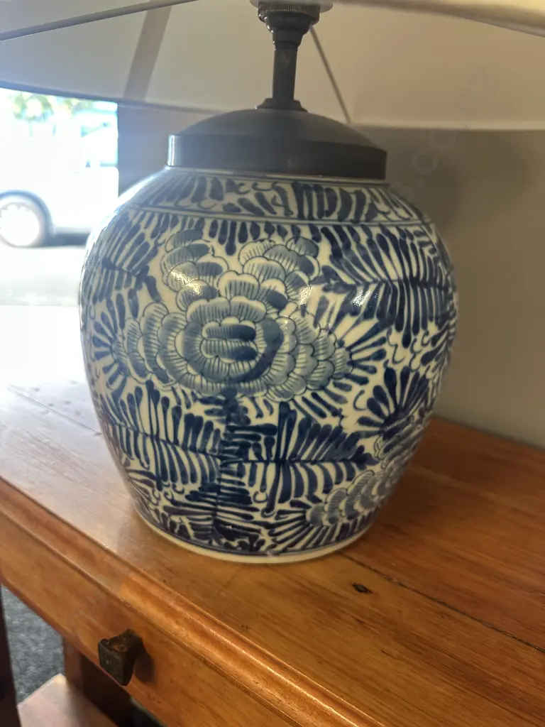Blue & White Porcelain Table Lamp With Cream Shade H45cm. Image 1++