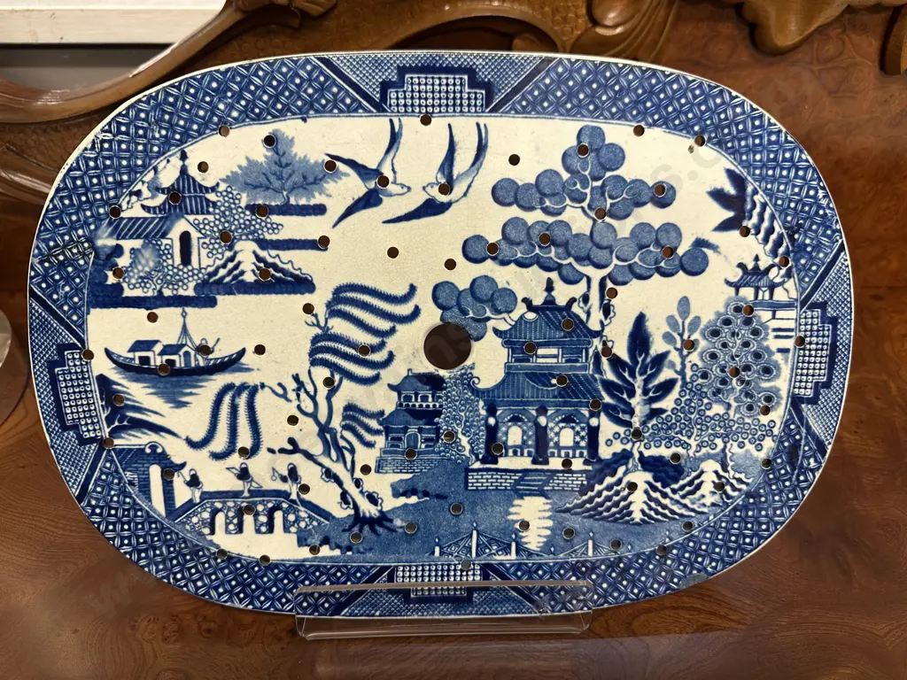 Antique 1850s Blue & White Willow Pattern Ceramic Meat Drainer H24,W34.5cm. Image 1++