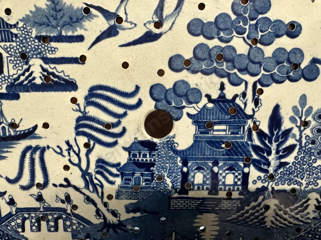 Antique 1850s Blue & White Willow Pattern Ceramic Meat Drainer H24,W34.5cm. Image 1++