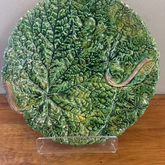 Antique Majolica Begonia Leaf Patterned Plate Vintage Condition Dia24cm.