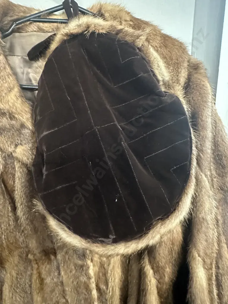 Beautiful Ladies Fur Jacket/Cape And Beret Vintage Condition Image 1++
