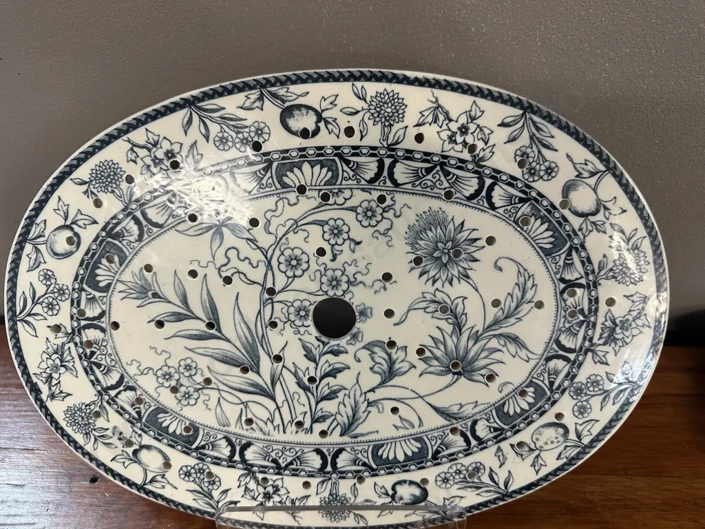 Antique Oval Blue & White Ceramic Meat Drainer H23,W32cm. Image 1++