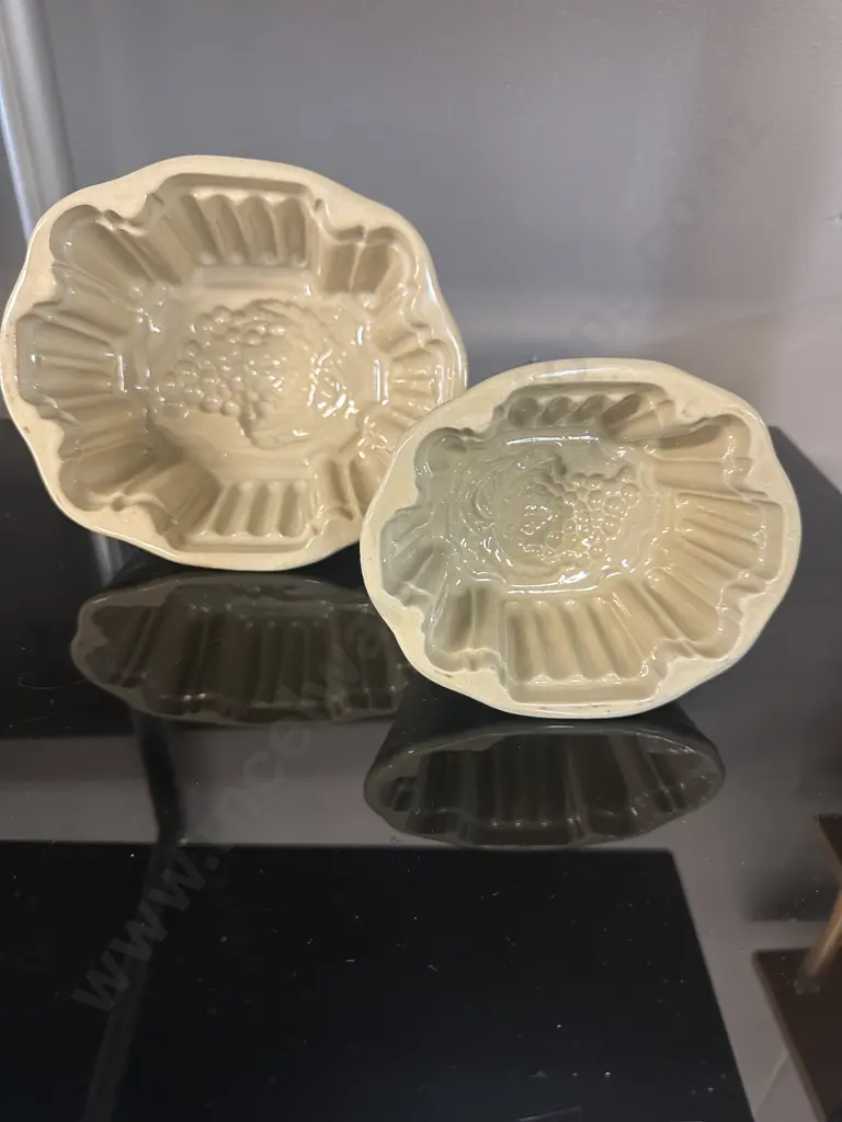 Vintage Jelly/Cake Moulds Grape Detail  Image 1++