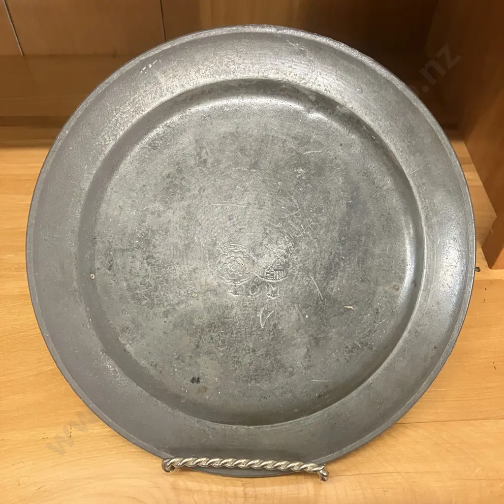 Pair of Antique Heavy Pewter Plates Dia 22cm Image 1++