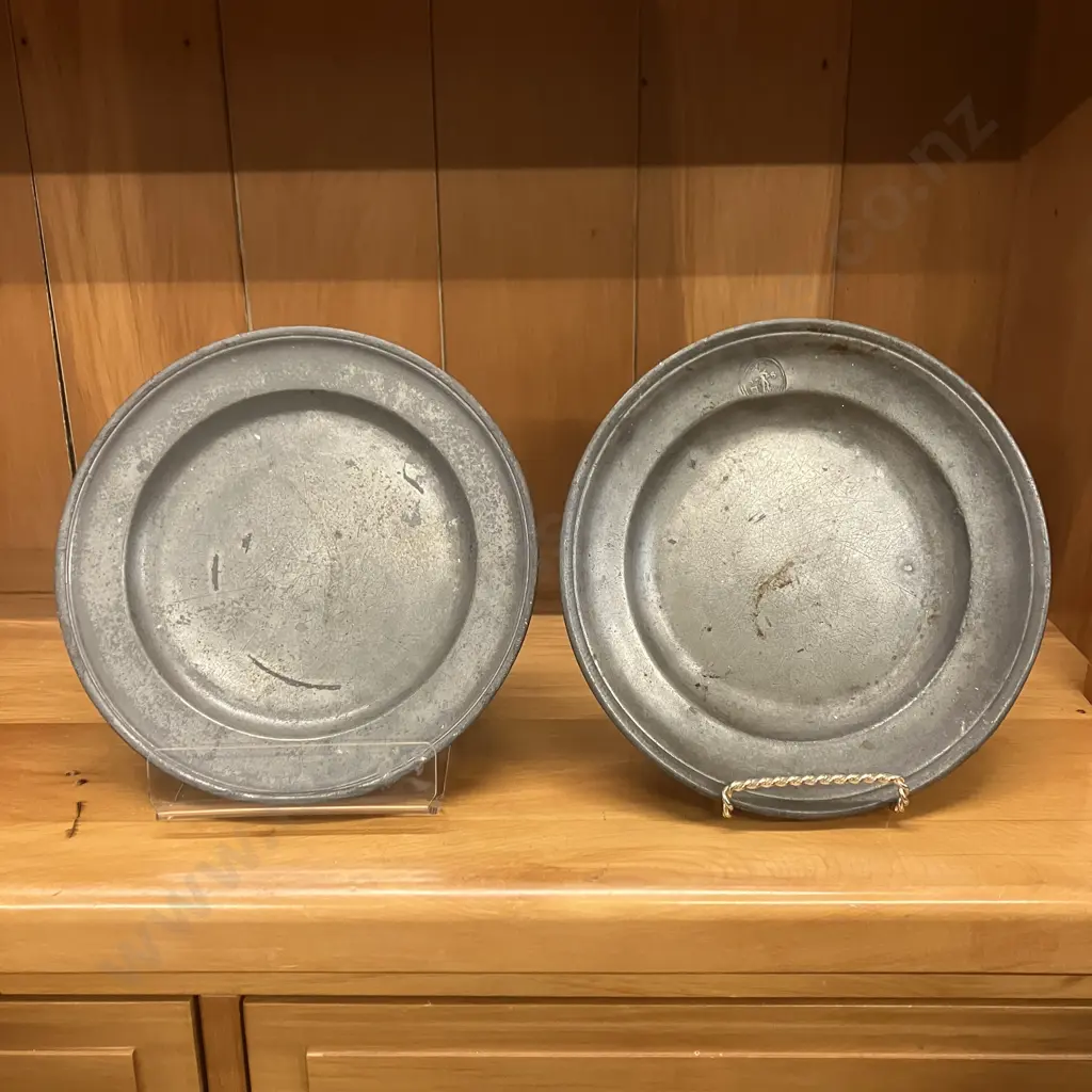 Pair of Antique Heavy Pewter Plates Dia 22cm Image 1++