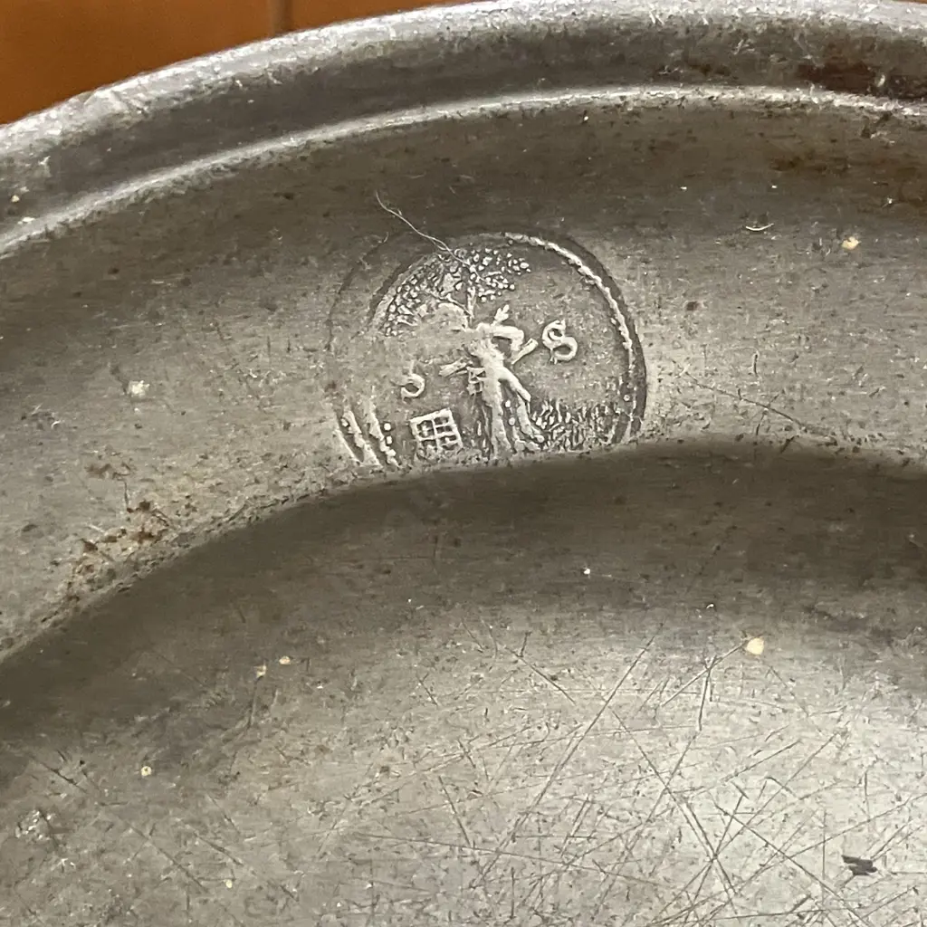 Pair of Antique Heavy Pewter Plates Dia 22cm Image 1++