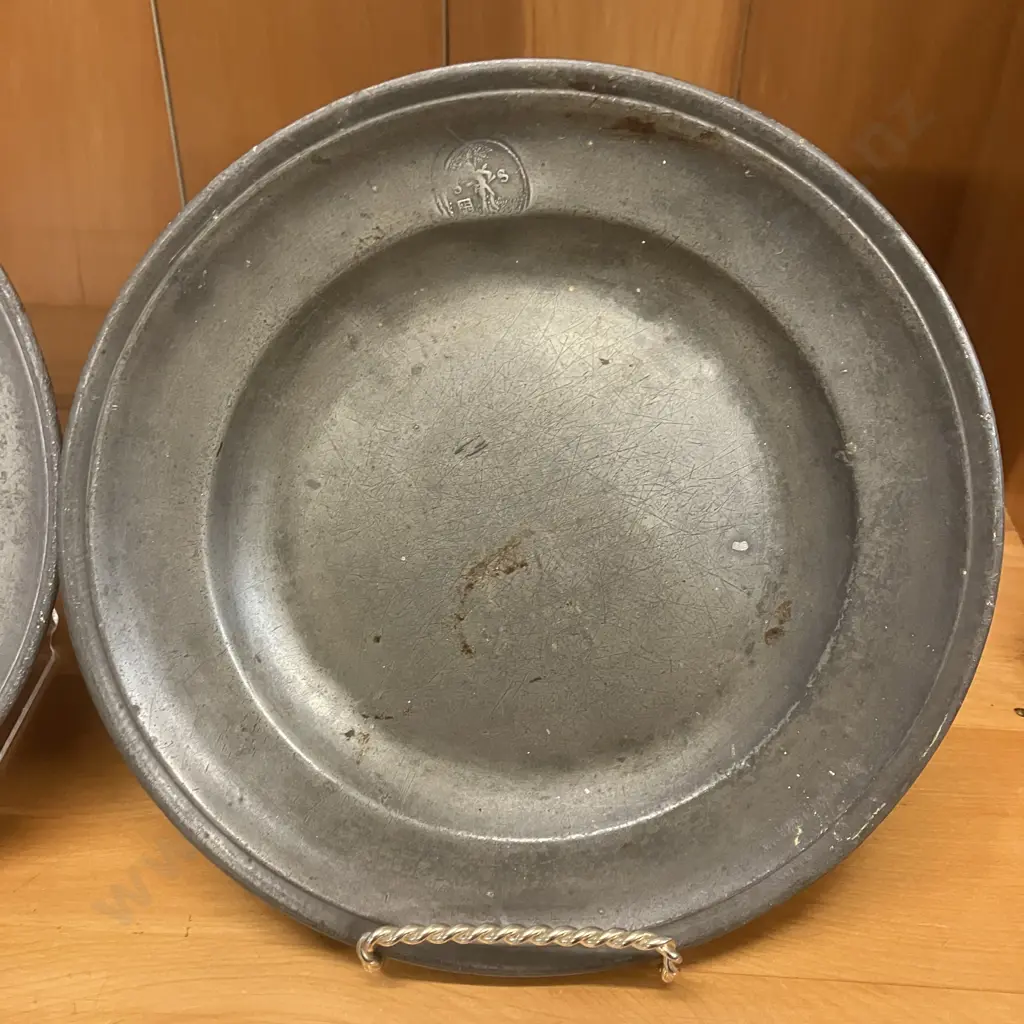 Pair of Antique Heavy Pewter Plates Dia 22cm Image 1++