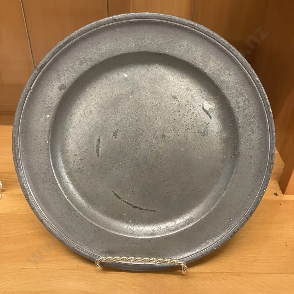 Pair of Antique Heavy Pewter Plates Dia 22cm Image 1++