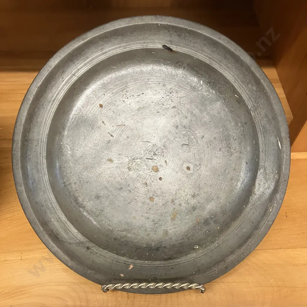 Pair of Antique Heavy Pewter Plates Dia 22cm Image 1++