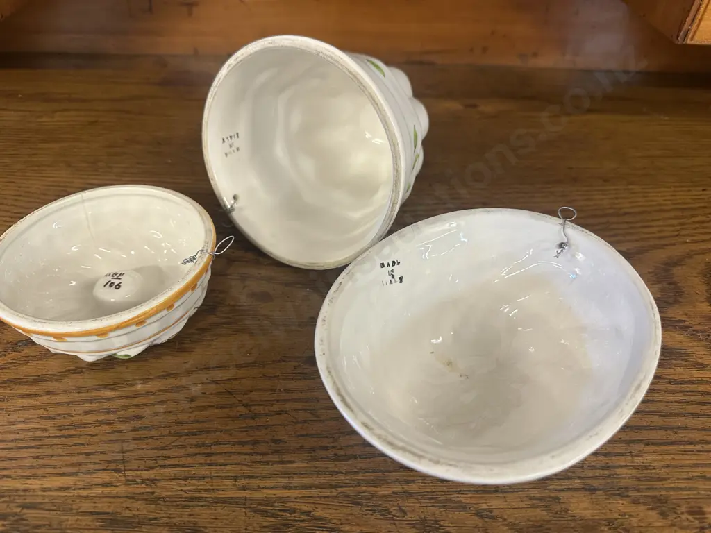 Selection Of Vintage Italian Ceramic Moulds Image 1++