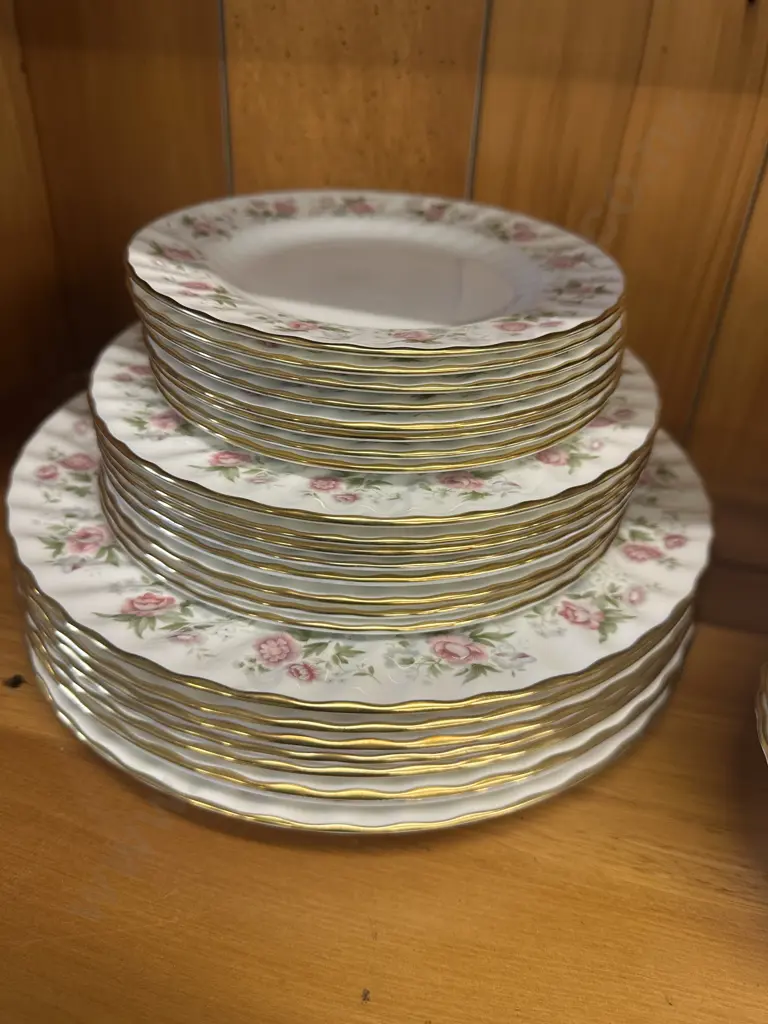 Minton Dinnerware 'Spring Bouquet' 36 Pieces Including Lidded Serving Dishes, Oval Meat Platter & Gravy Boat Image 1++