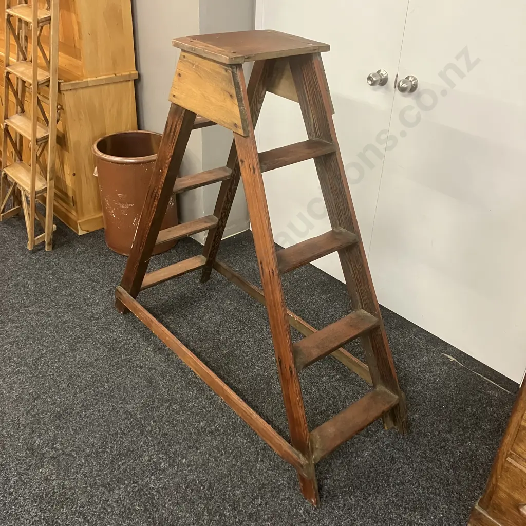 Rationalist Style Vintage Oak Stairs. H127 W134 D39.5cm Image 1++