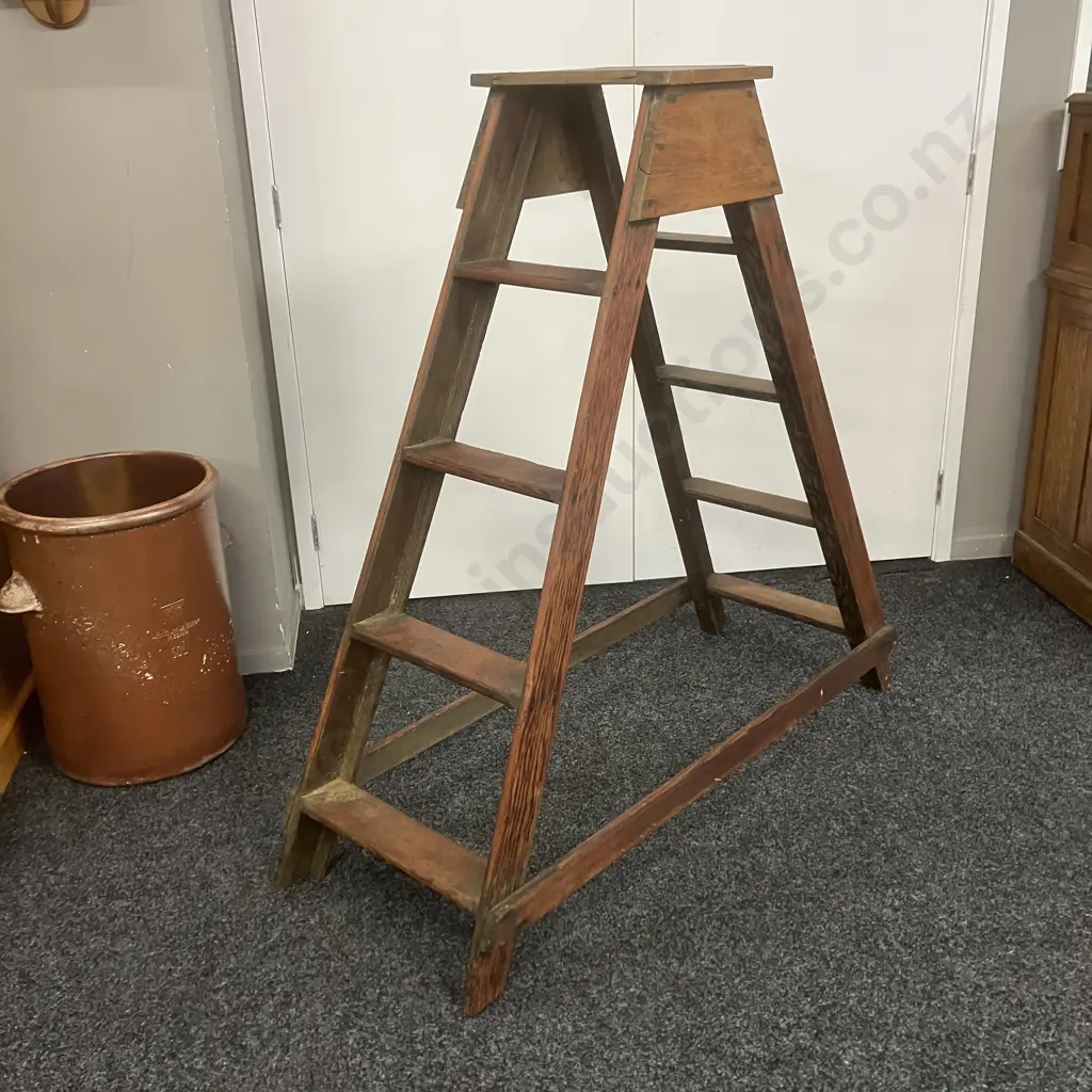 Rationalist Style Vintage Oak Stairs. H127 W134 D39.5cm Image 1++