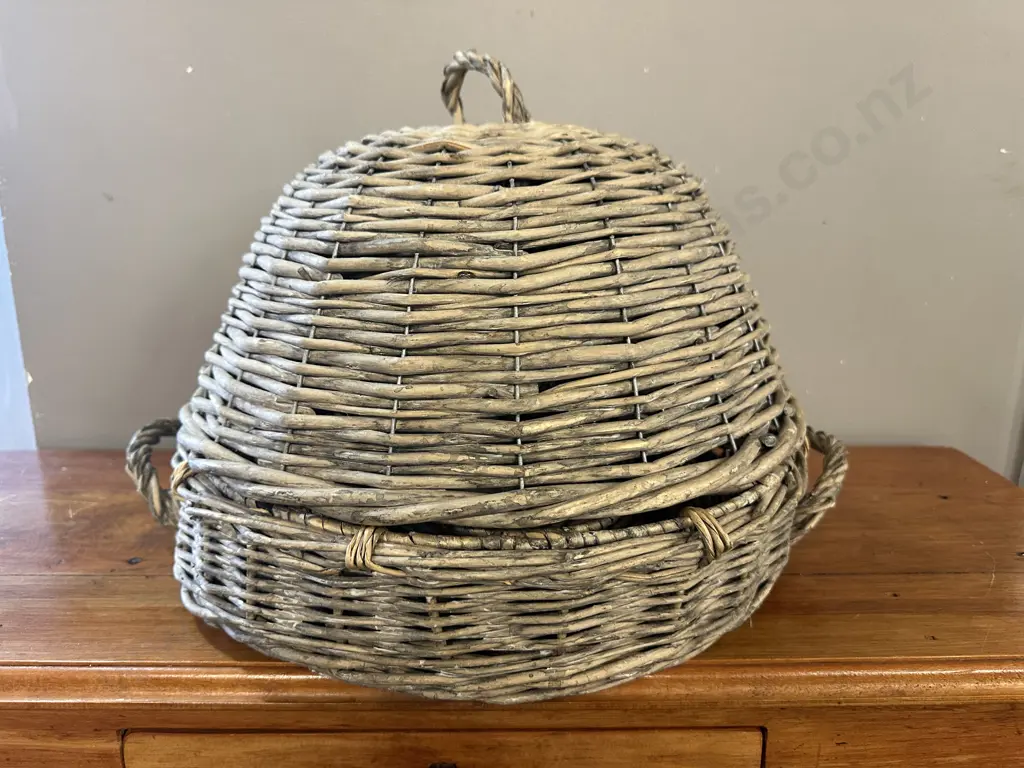 Round Wicker Picnic Clouch H30cm. Image 1++