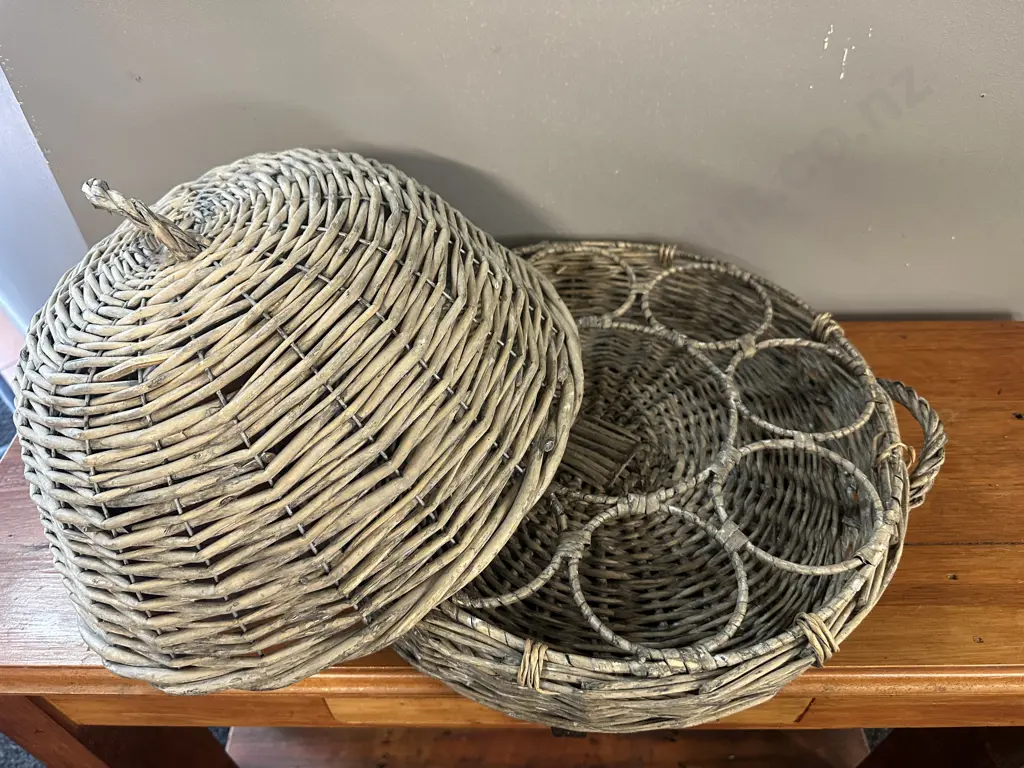 Round Wicker Picnic Clouch H30cm. Image 1++