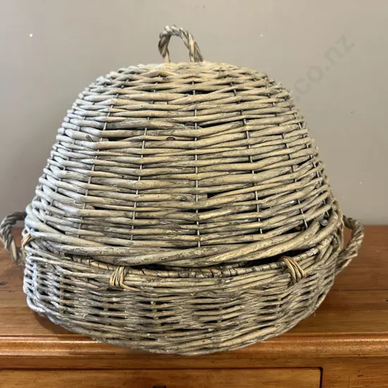 Round Wicker Picnic Clouch H30cm.