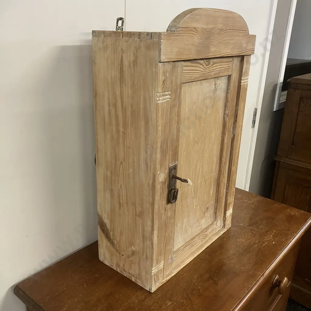 Antique English Pine Medicine Apothecary Cabinet With Key. H59.5 W37 D18cm Image 1++