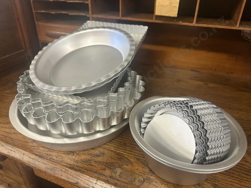 Silver Wood Birmingham Fluted Edge Pie Dishes, Tart Dishes Etc Image 1++
