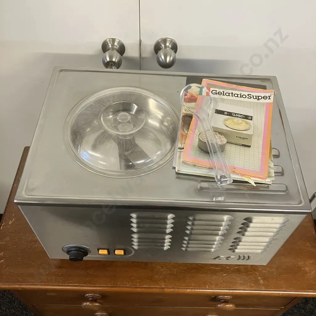 Musso Stella Ice Cream Machine - Italy (Model L2), With Instructions & Recipe Books Image 1++
