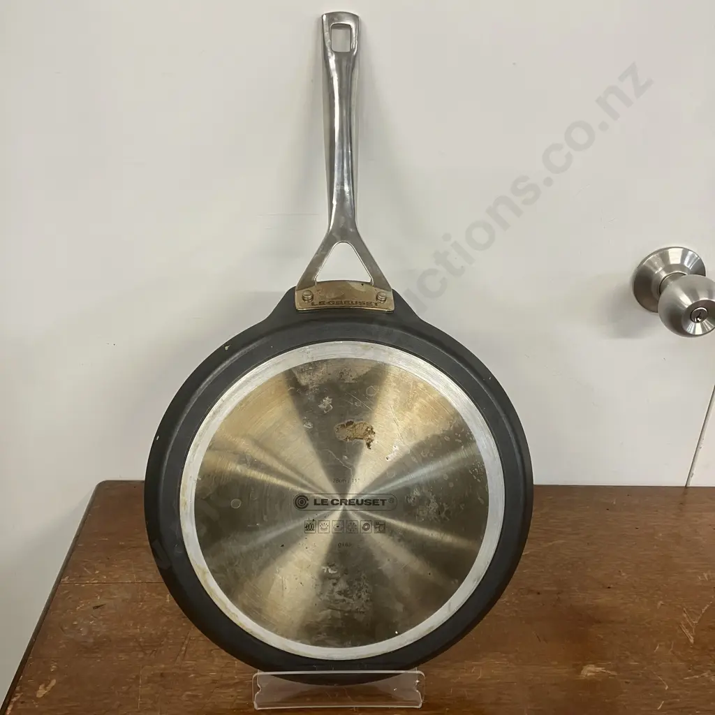 Le Creuset Toughened Non-Stick Crêpe Pan - 28cm Image 1++