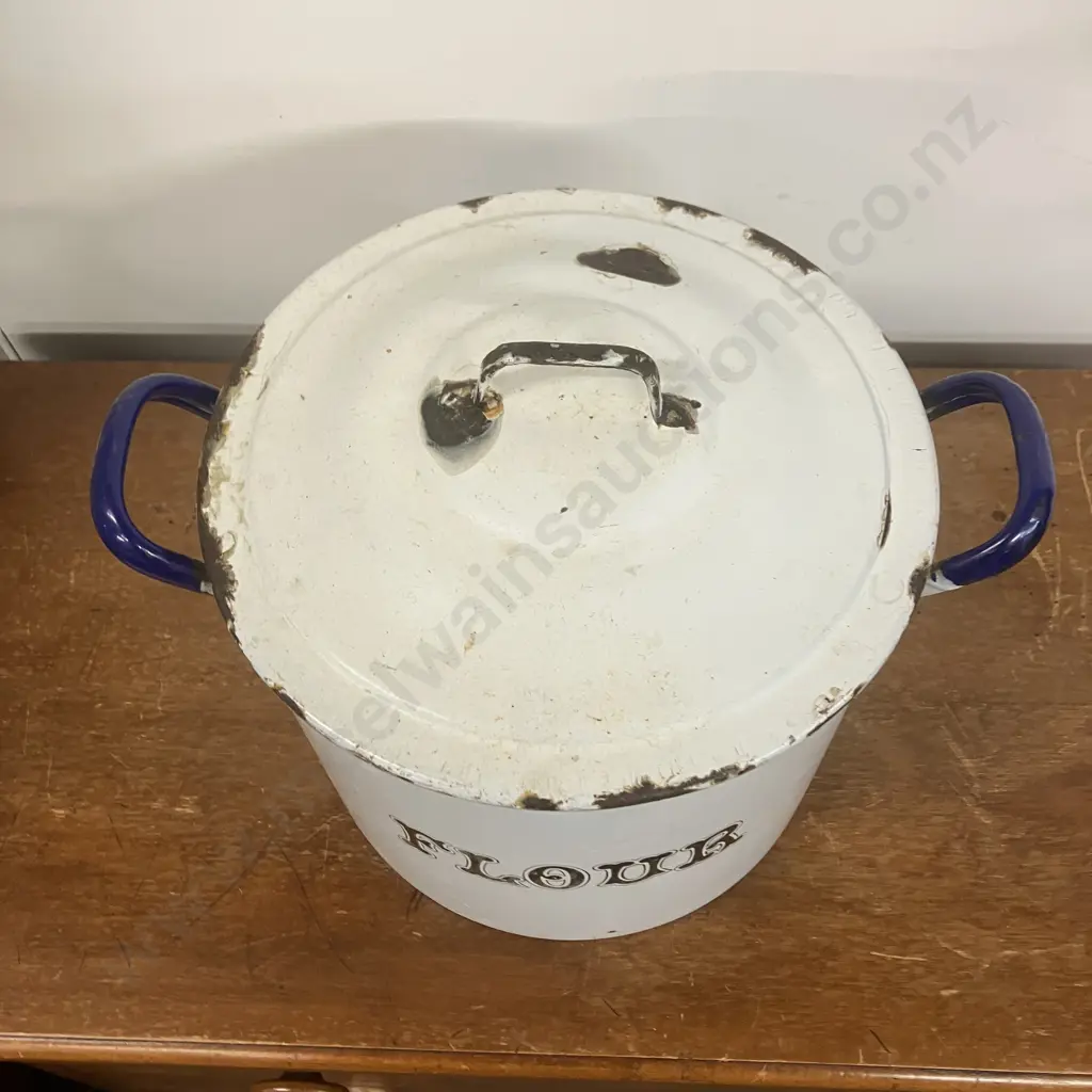Vintage Enamelware Flour Bin With Original Lid. 28 x 27.5cm Image 1++