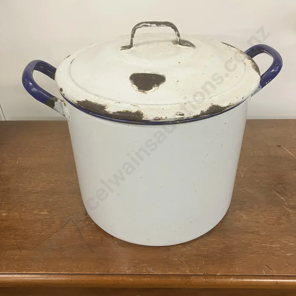 Vintage Enamelware Flour Bin With Original Lid. 28 x 27.5cm Image 1++