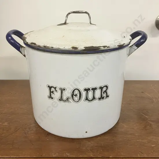 Vintage Enamelware Flour Bin With Original Lid. 28 x 27.5cm