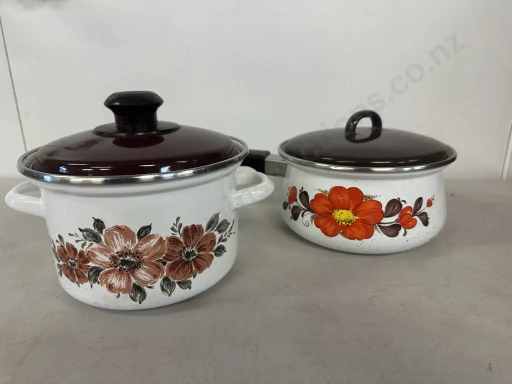 Vintage 1970s Enamel Ware Pots With Floral Detail  Image 1++