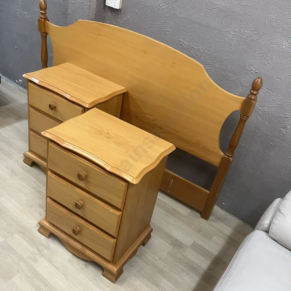 Pair of DA Lewis (ChCh) Rimu 3 Drawer Bedside Cabinets With a Queen Size Rimu Headboard Image 1++